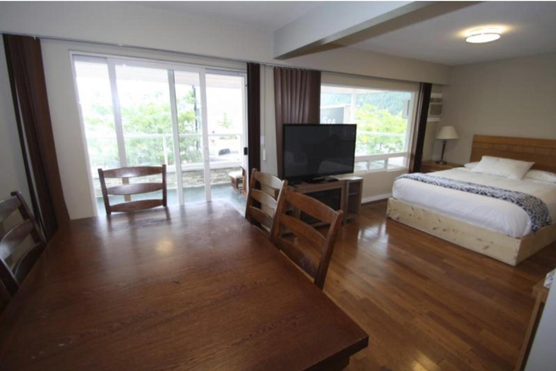 Harrison Spa Motel Harrison Hot Springs Bagian luar foto