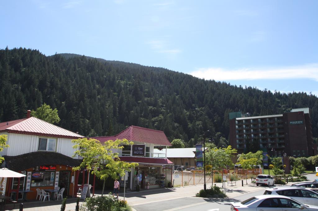 Harrison Spa Motel Harrison Hot Springs Bagian luar foto