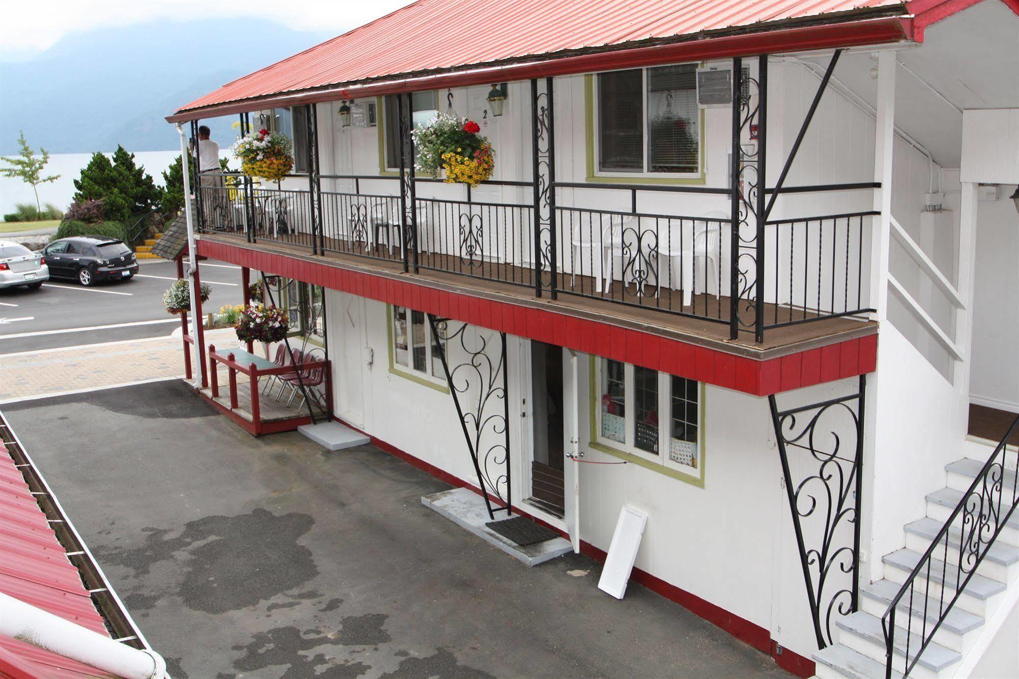 Harrison Spa Motel Harrison Hot Springs Bagian luar foto