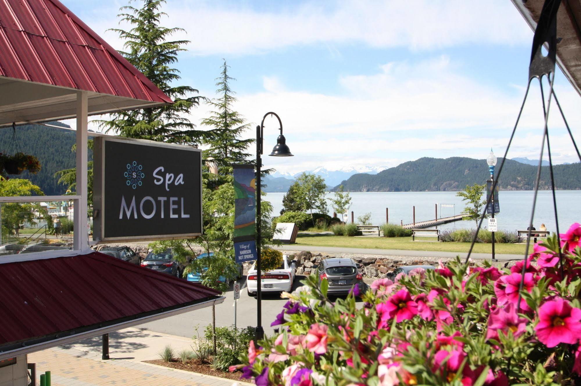 Harrison Spa Motel Harrison Hot Springs Bagian luar foto