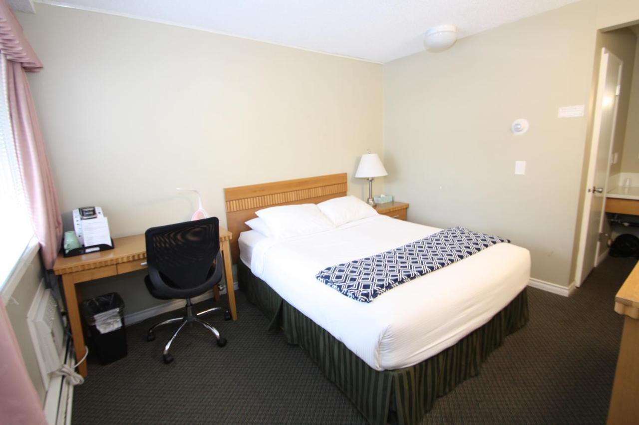 Harrison Spa Motel Harrison Hot Springs Bagian luar foto