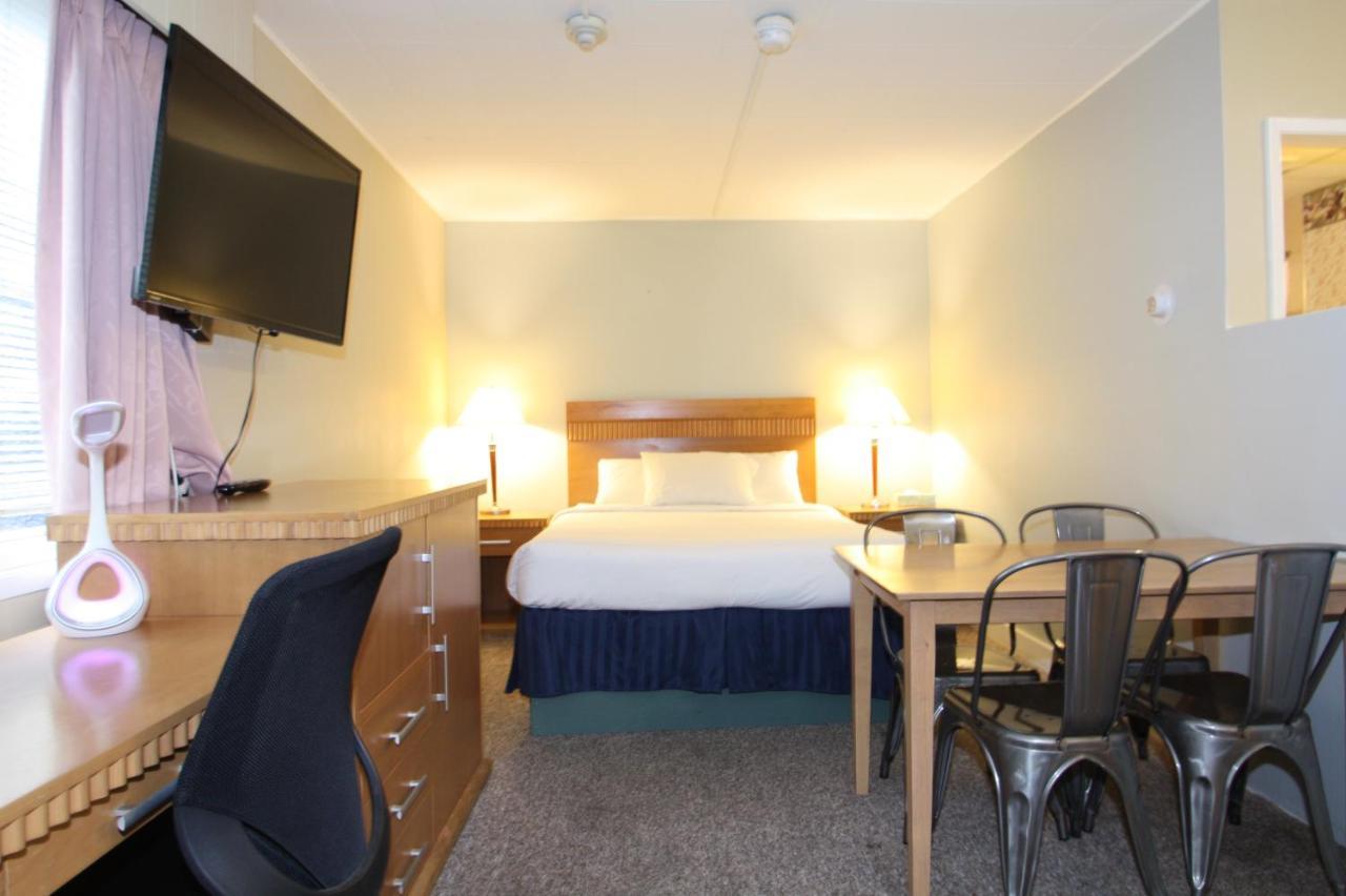 Harrison Spa Motel Harrison Hot Springs Bagian luar foto