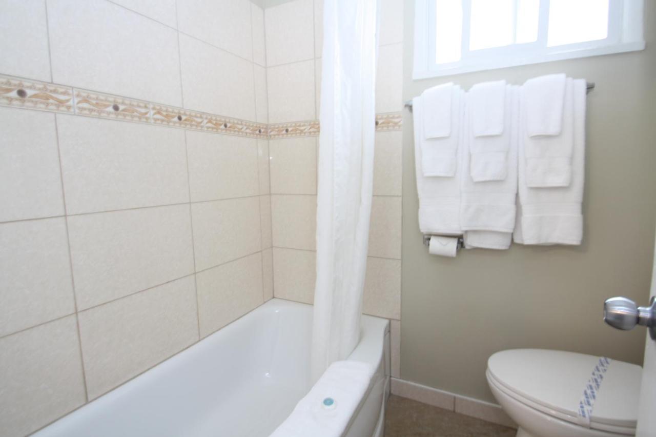 Harrison Spa Motel Harrison Hot Springs Bagian luar foto